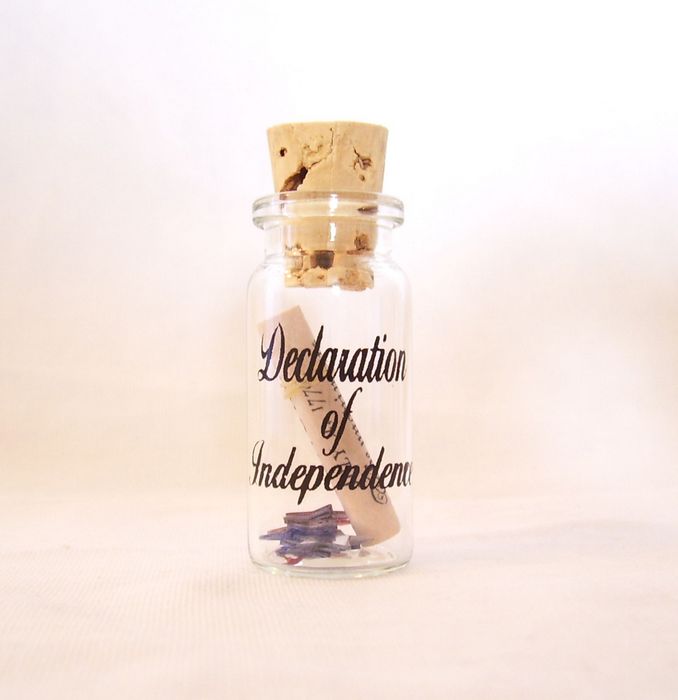 NGH118S Declaration of Independence in Mini GLASS Bottle